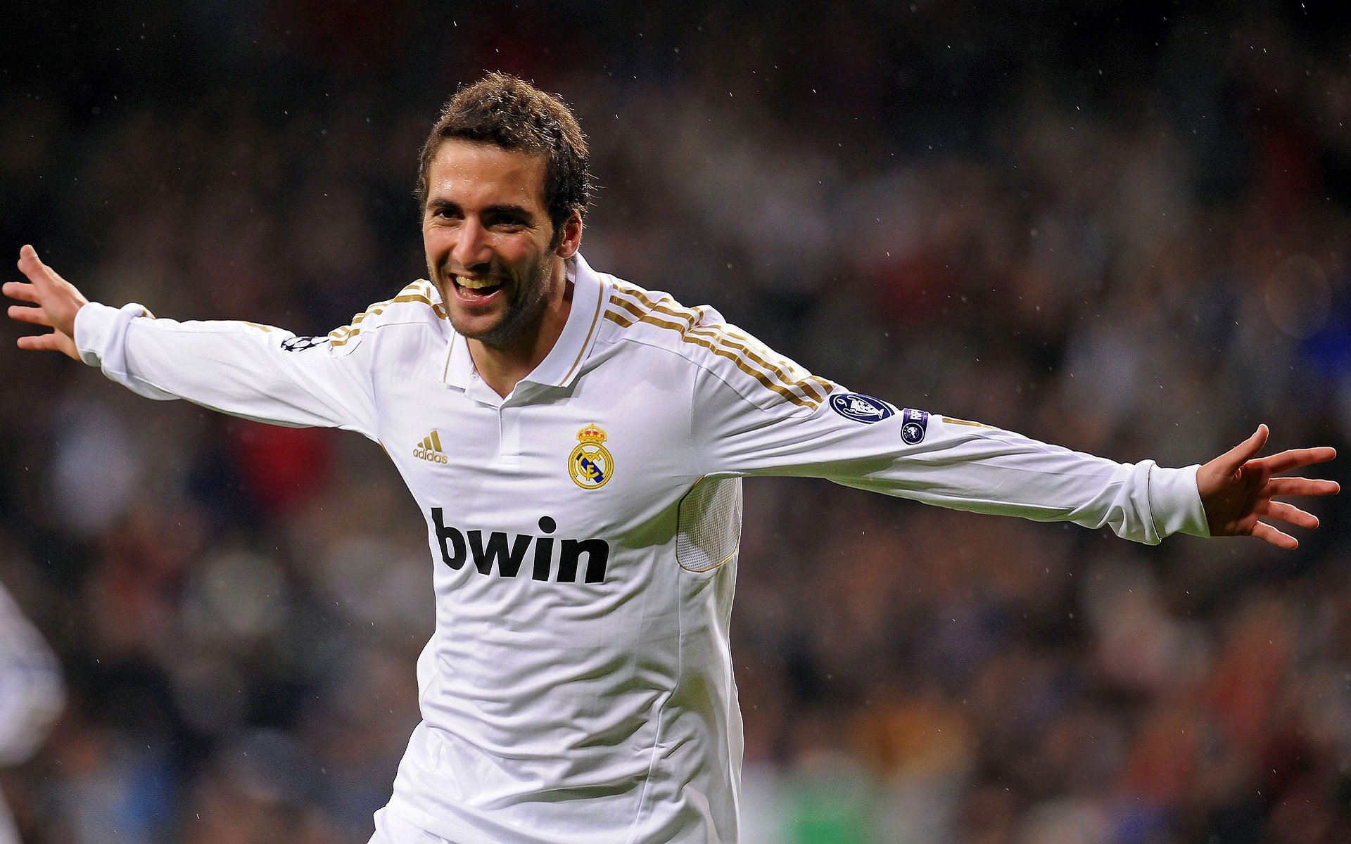 进球功臣遭AI造谣！阿玛德怒怼营销号：尊重隐私，阿德玛是什么牌子