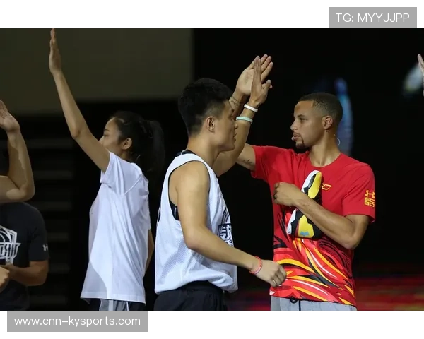 球员在训练中被要求在狭小空间完成传切，实战化程度更高